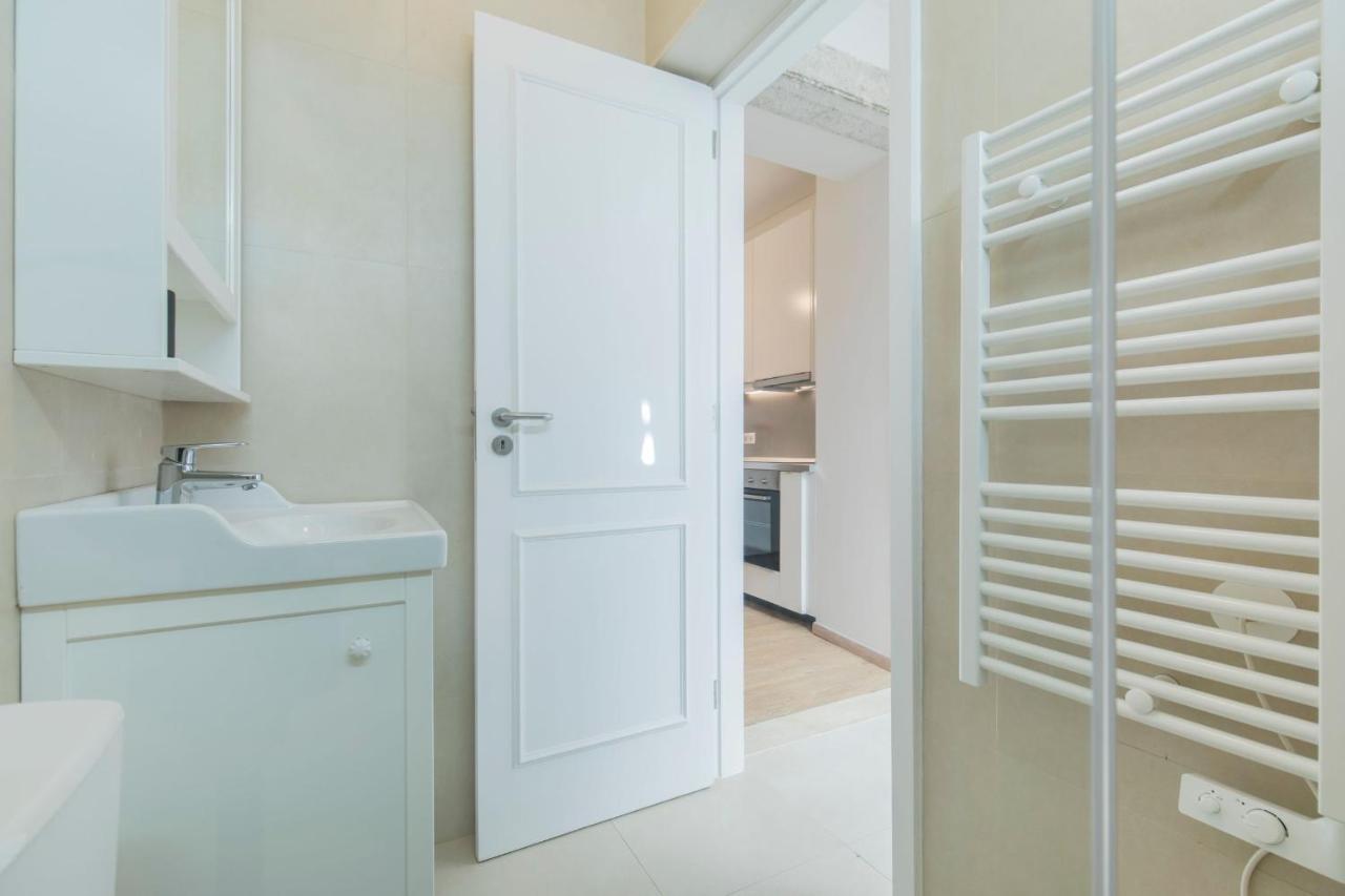 Lovelystay - Peaceful Central Apartment I Lisbon Bagian luar foto