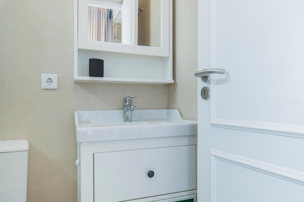Lovelystay - Peaceful Central Apartment I Lisbon Bagian luar foto